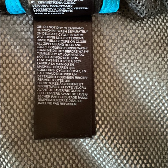 EUC The North Face windbreaker - Picture 7 of 7